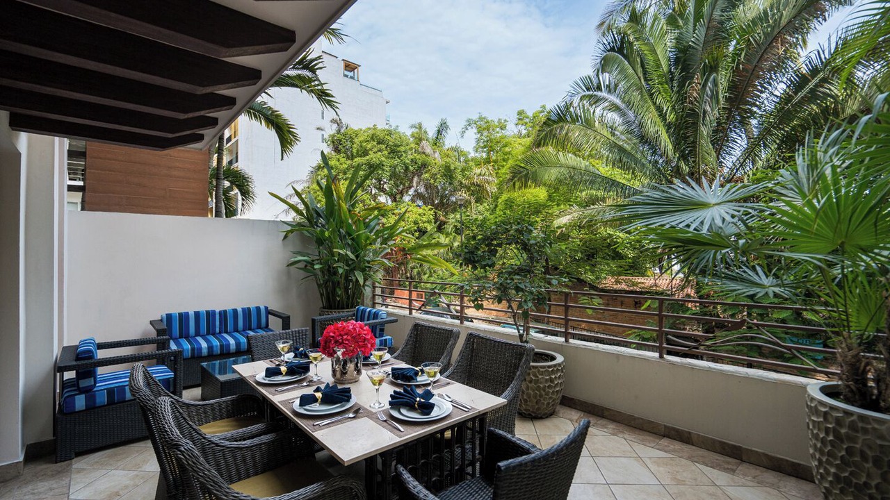 Photo of Outdoor in Romantic Zone