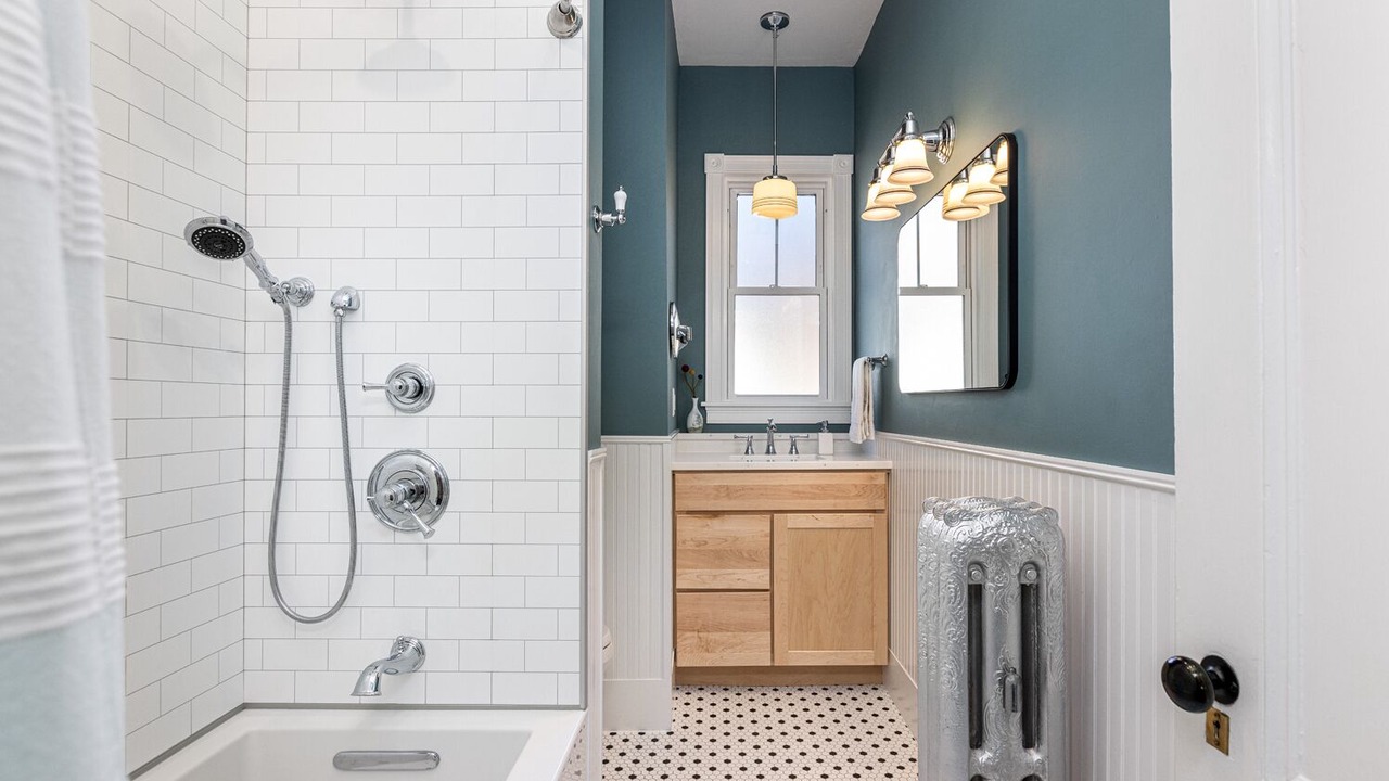 Photo of Bathroom in Rosemont