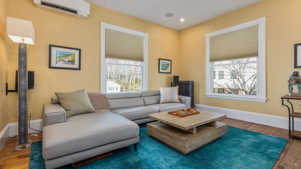 Photo of Livingroom in Rosemont