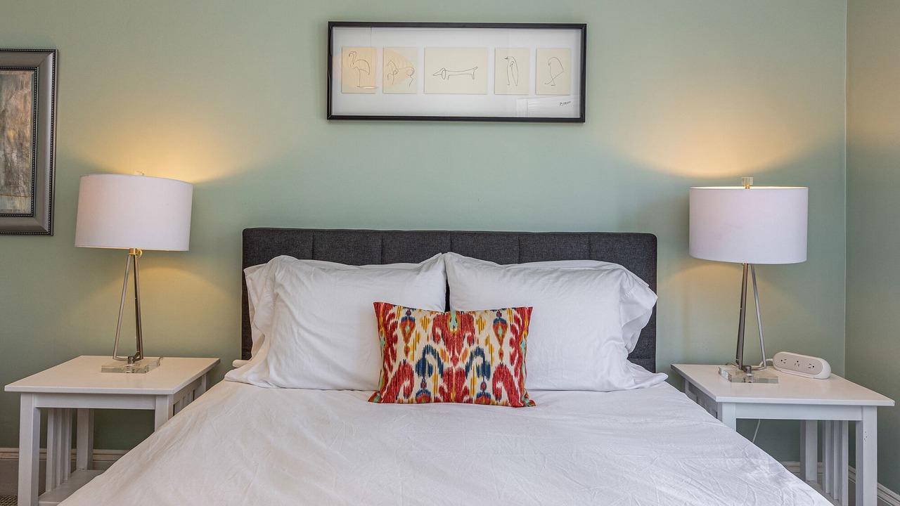 Photo of Bedroom in Rosemont