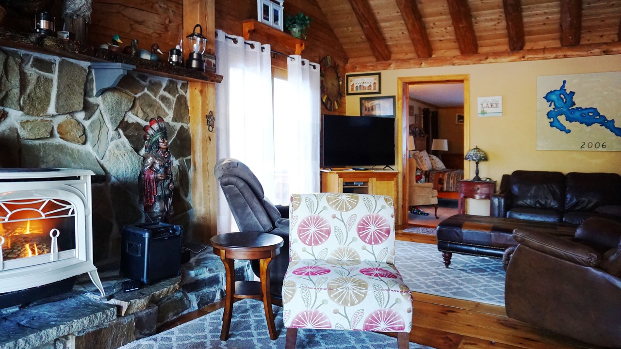 Photo of Livingroom in East Wakefield