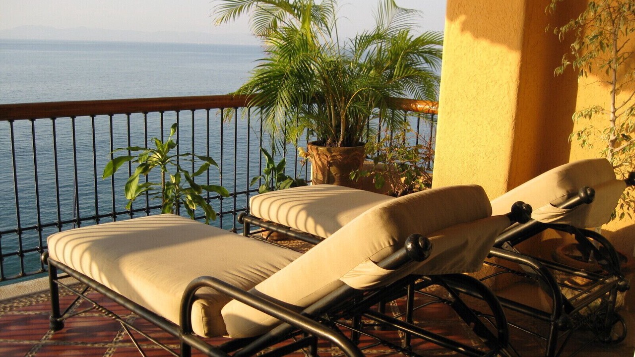 Photo of Patio Balcony in South Shore Hotel Area