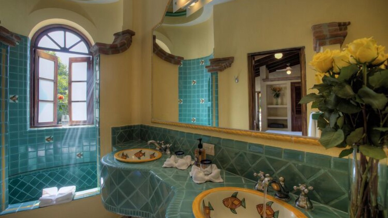 Photo of Bathroom in South Shore Hotel Area
