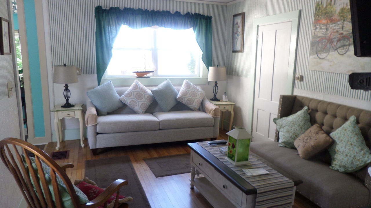 Photo of Livingroom in Glen Cove