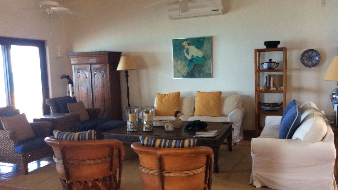Photo of Livingroom in Pescadero