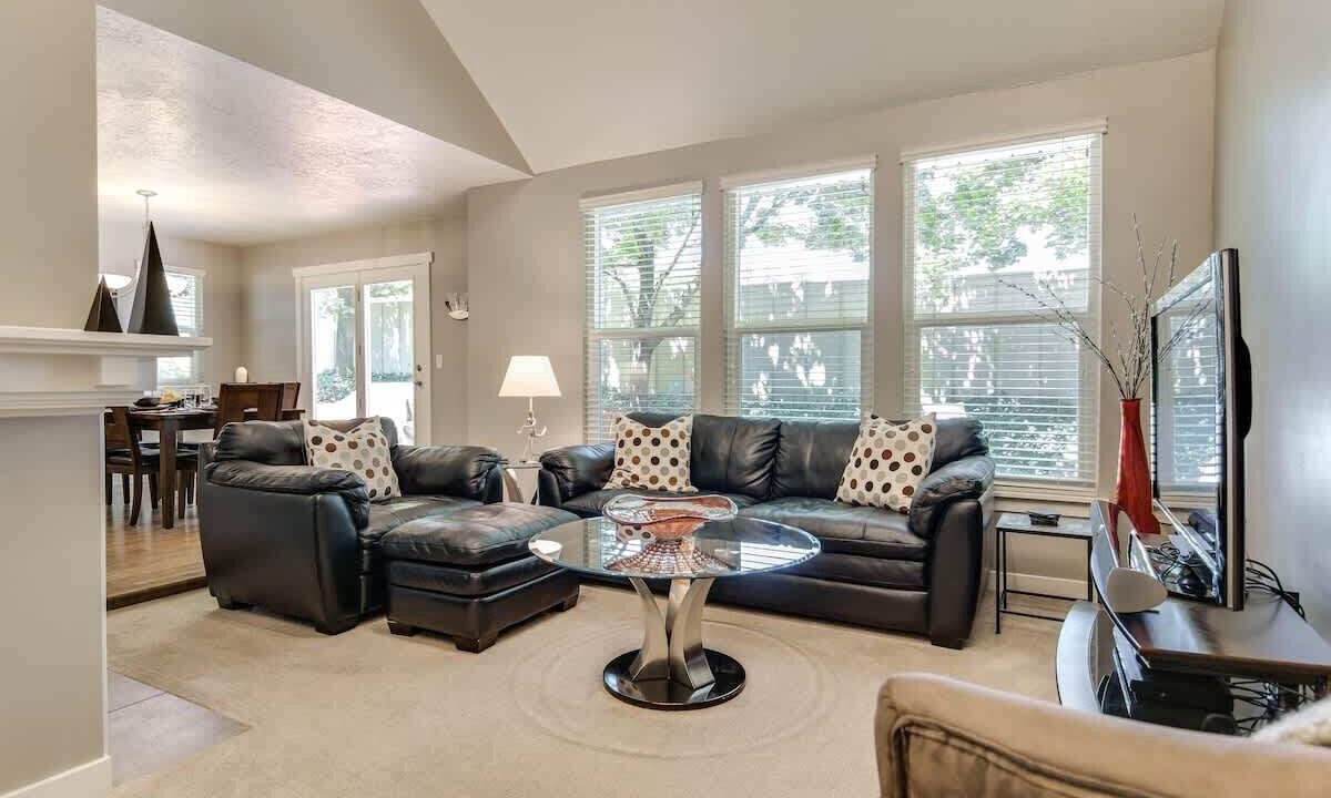 Photo of Livingroom in Cottonwood Heights