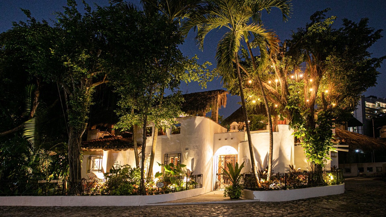 Photo of Outdoor in Romantic Zone