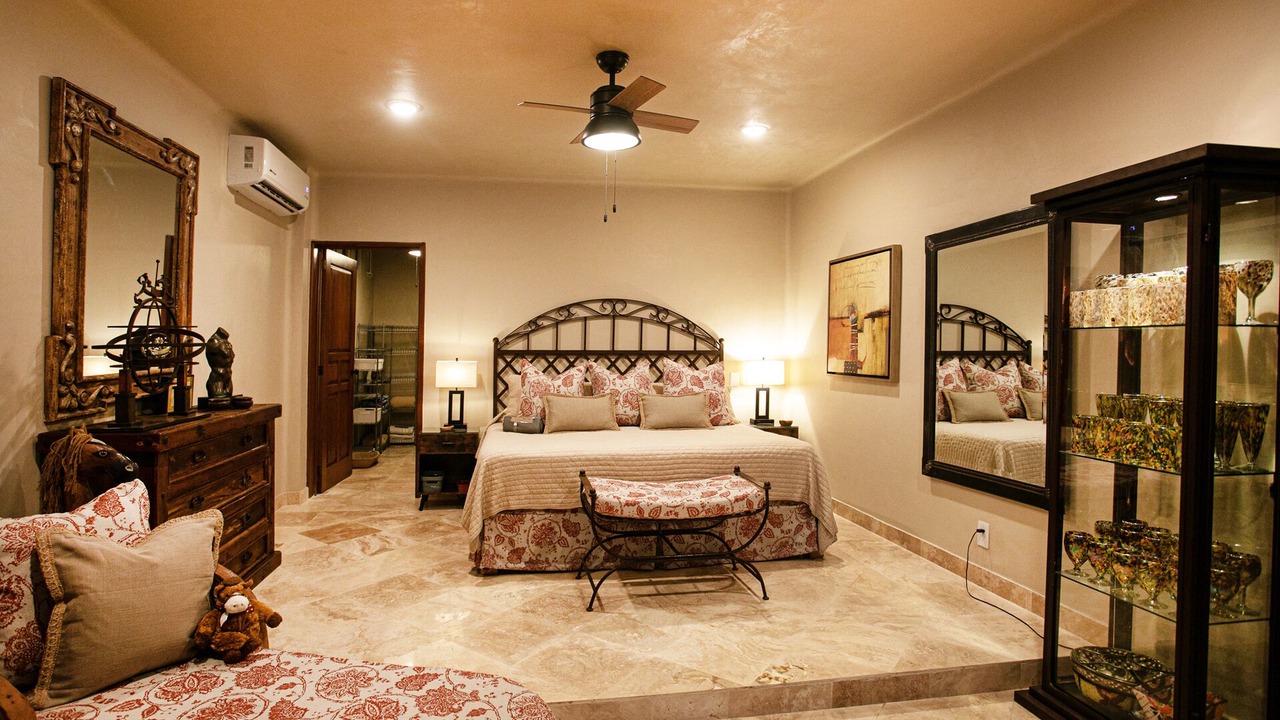 Photo of Others in Romantic Zone