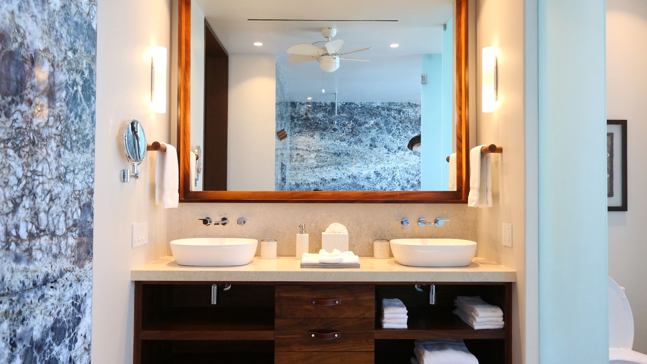 Photo of Bathroom in South Shore Hotel Area