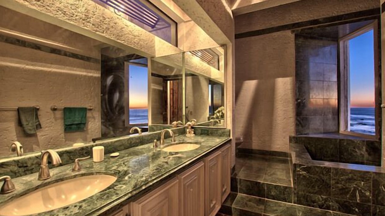 Photo of Bathroom in La Fonda