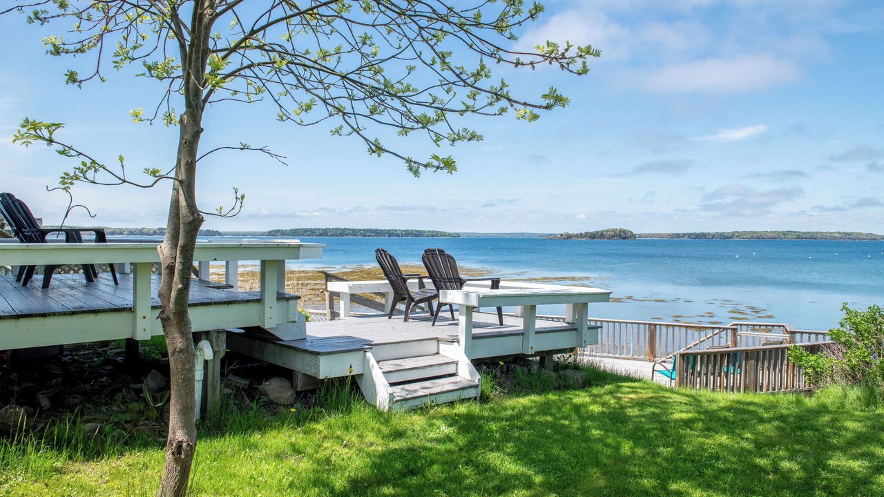 Photo of Patio Balcony in Mid-Coast and Islands