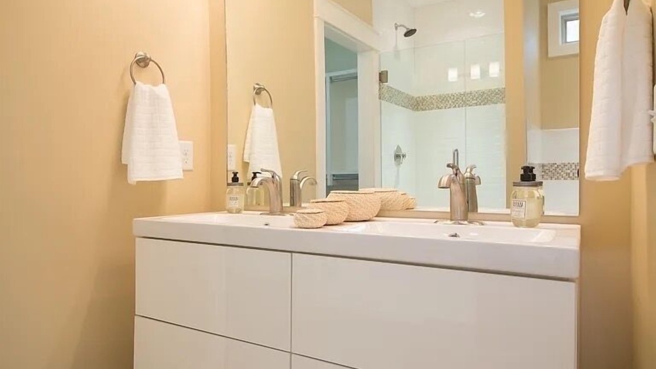 Photo of Bathroom in Cahal Street Group