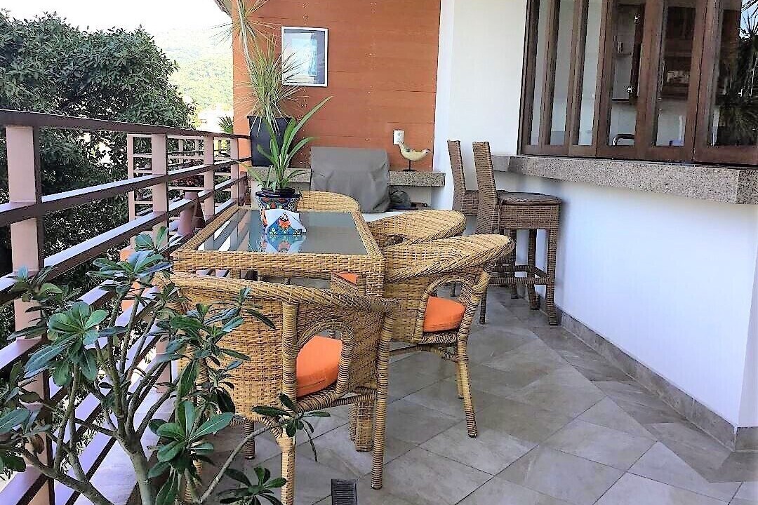Photo of Outdoor in Romantic Zone