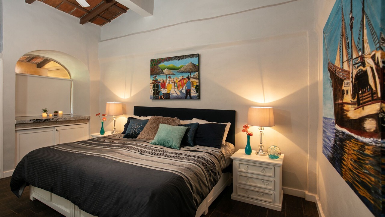 Photo of Bedroom in South Shore Hotel Area