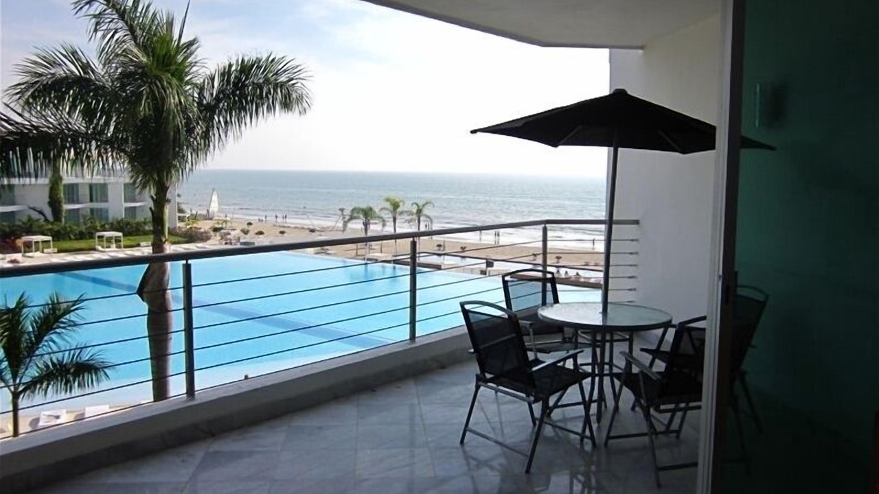 Photo of Patio Balcony in Flamingos