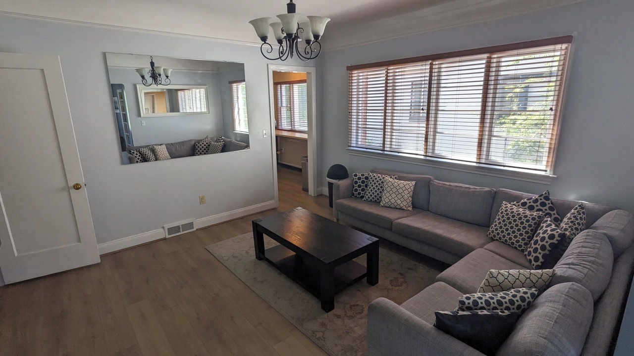 Photo of Livingroom in East Central