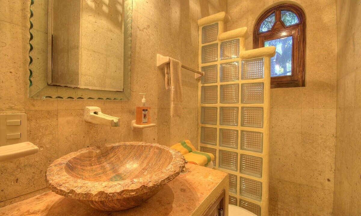 Photo of Bathroom in Platanitos