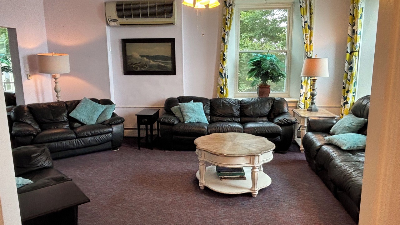 Photo of Livingroom in Marblehead