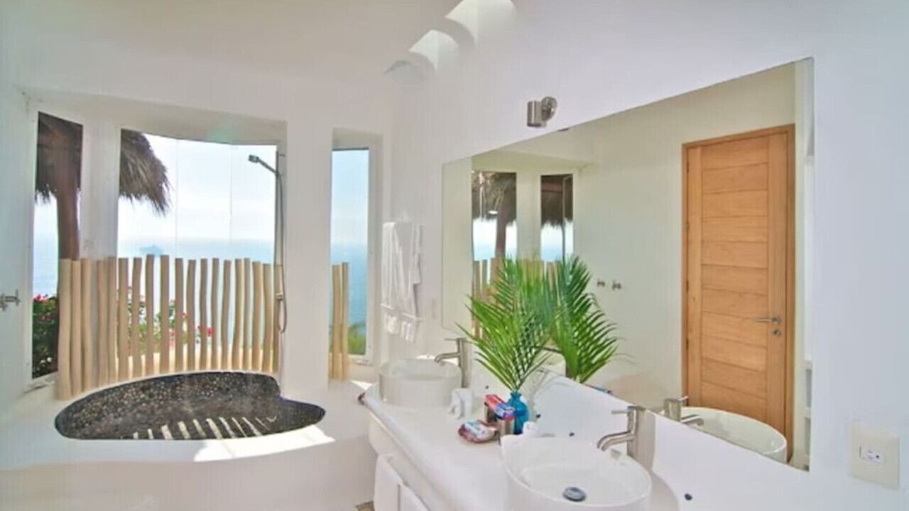 Photo of Bathroom in Peninsulas de Santiago
