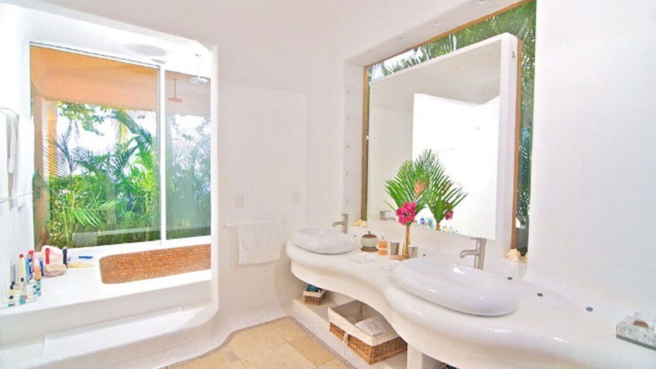 Photo of Bathroom in Peninsulas de Santiago