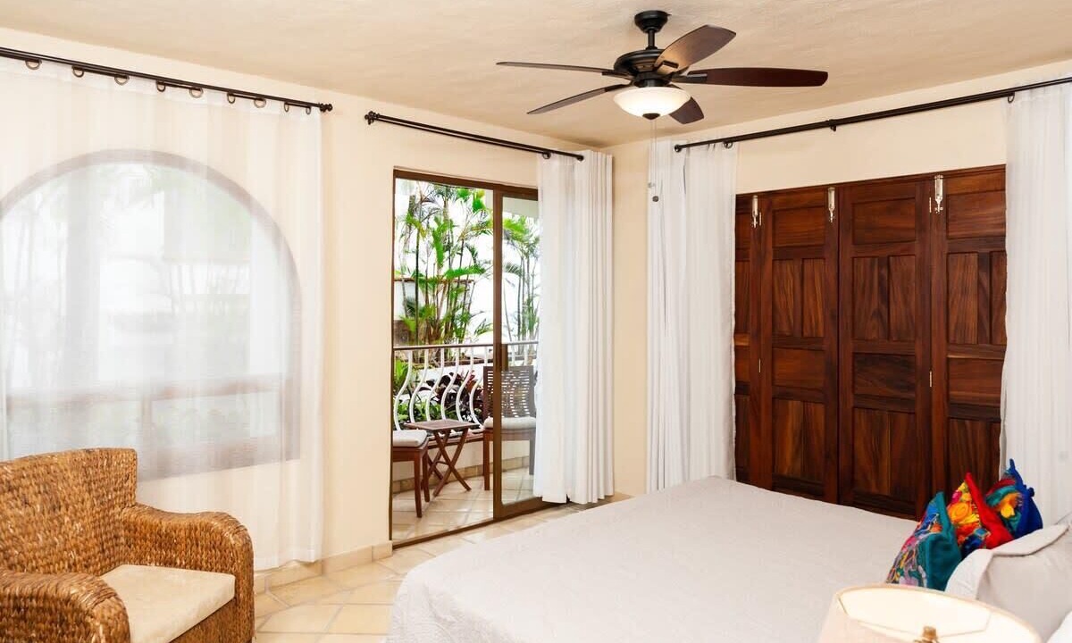 Photo of Patio Balcony in South Shore Hotel Area