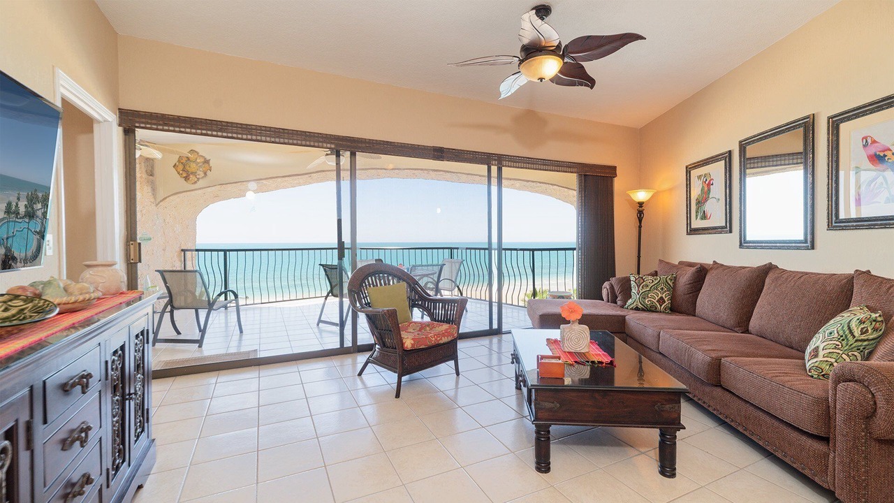 Photo of Livingroom in Sandy Beach