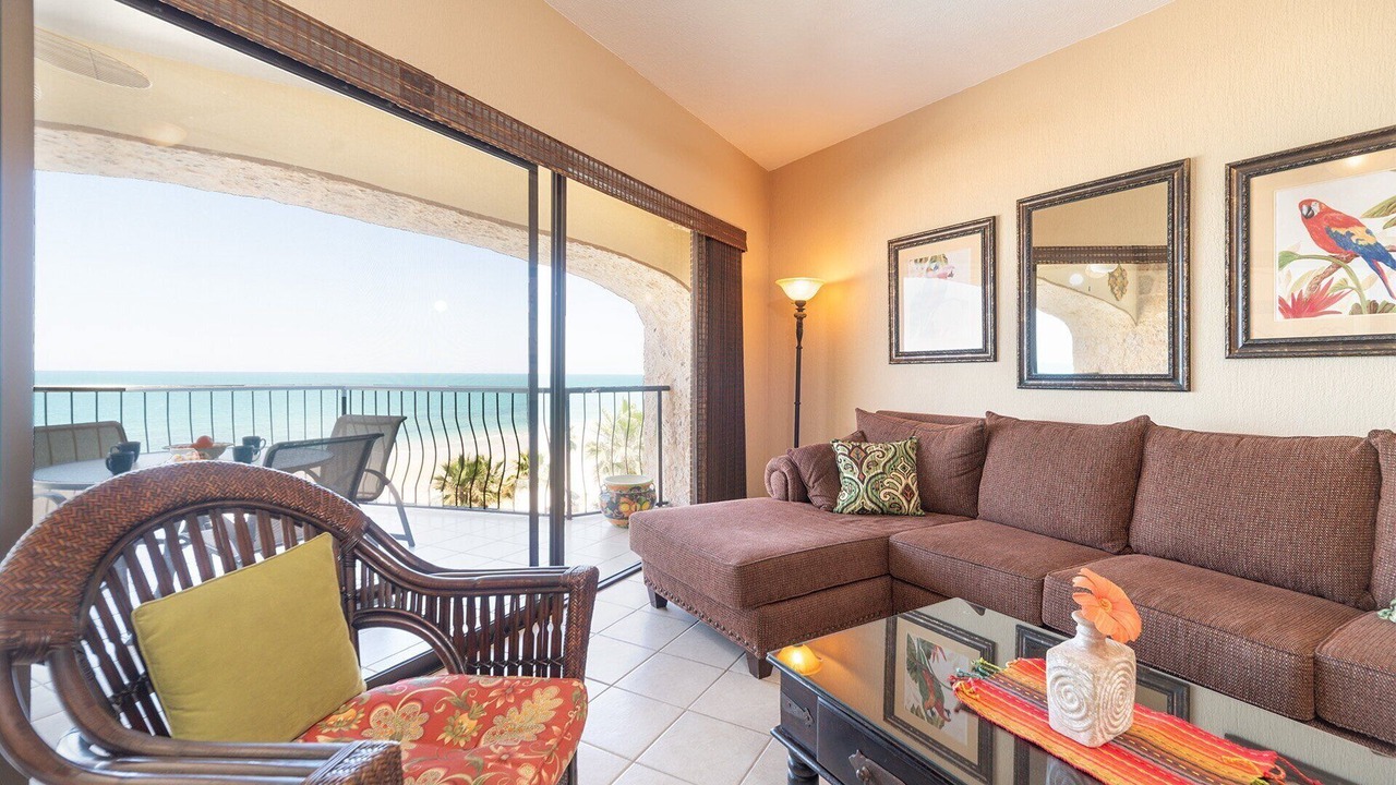 Photo of Livingroom in Sandy Beach