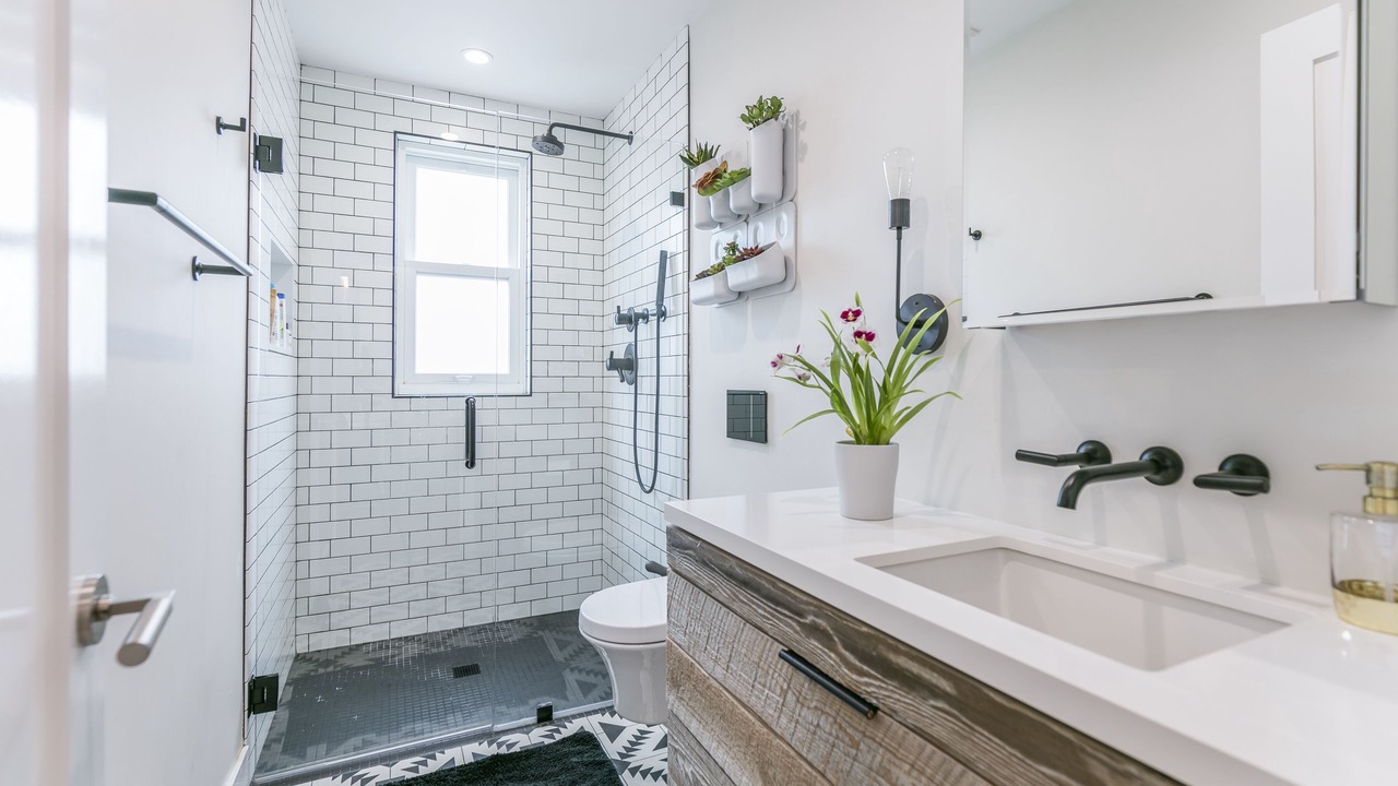 Photo of Bathroom in Outer Sunset