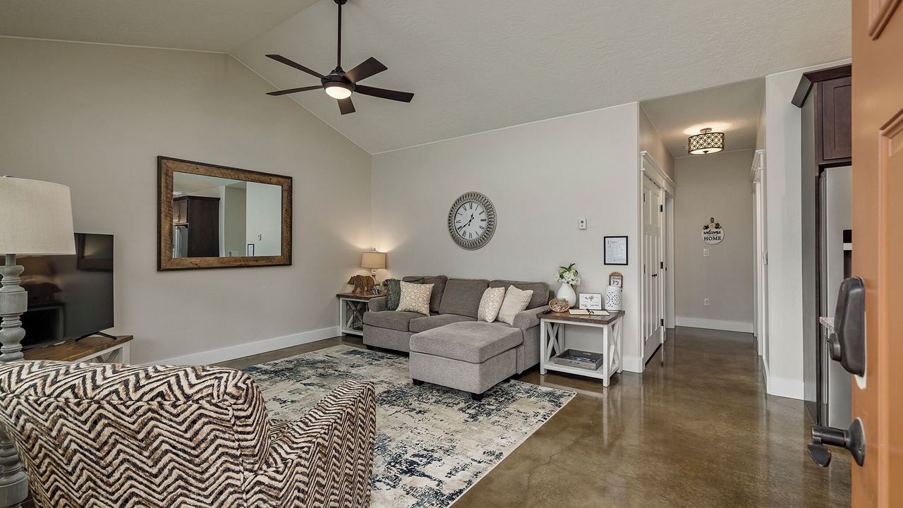 Photo of Livingroom in Wasilla