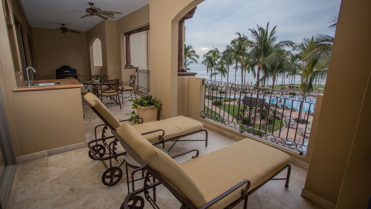 Photo of Patio Balcony in Flamingos
