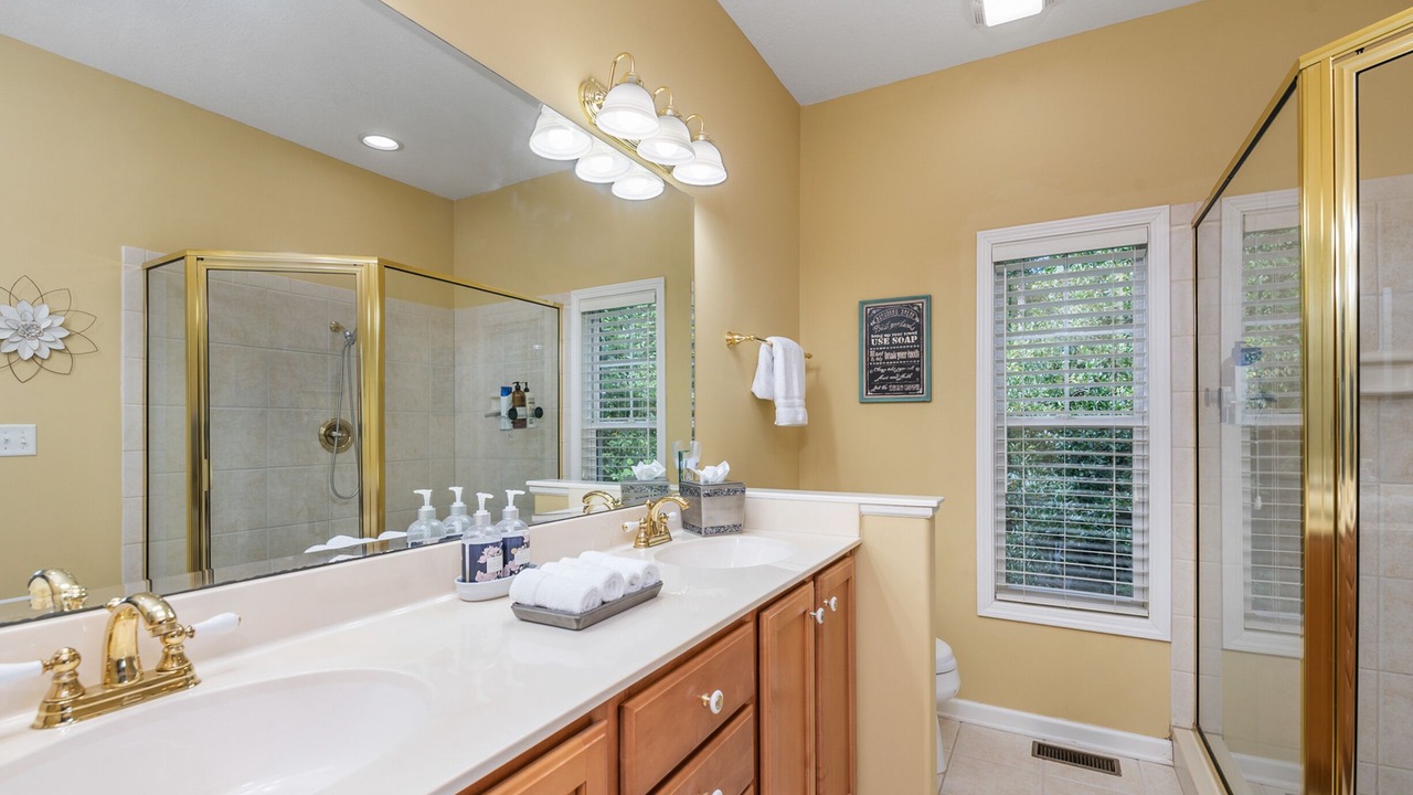 Photo of Bathroom in Laurel Park