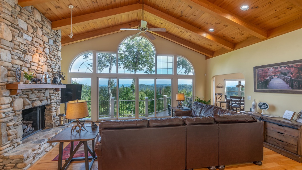 Photo of Livingroom in Laurel Park