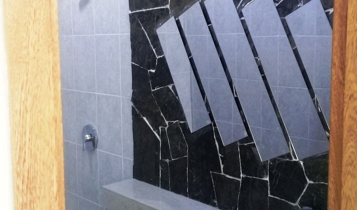 Photo of Bathroom in R