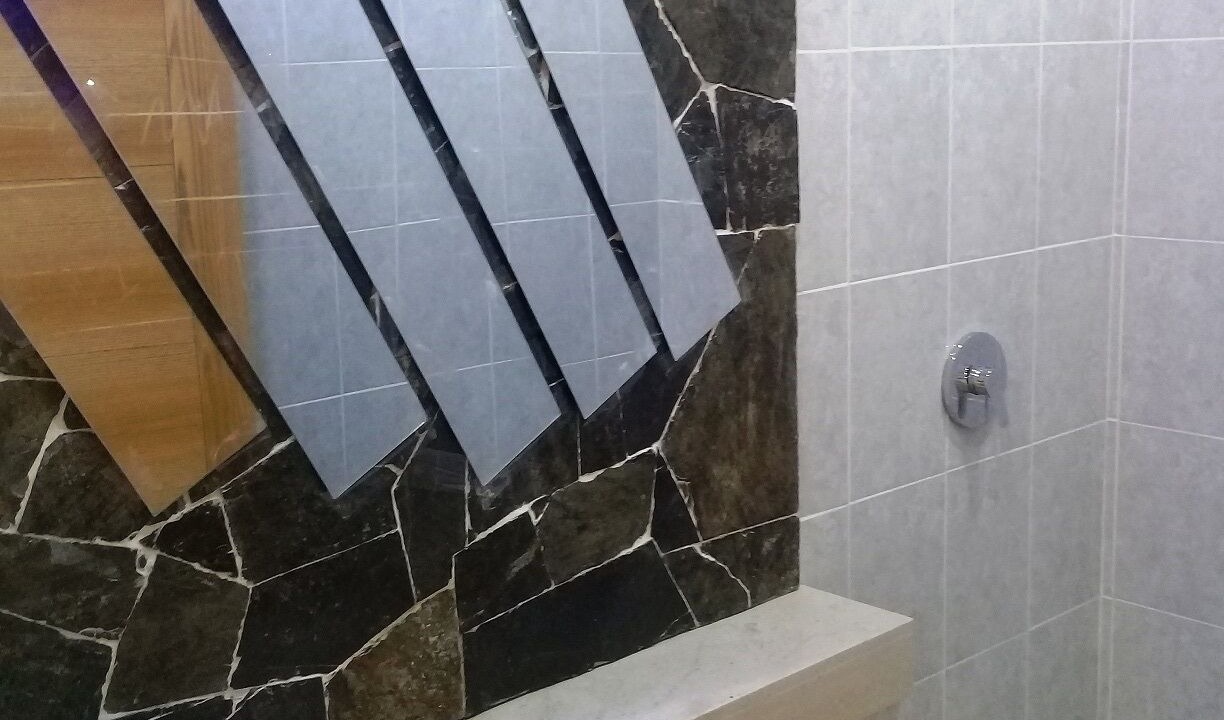 Photo of Bathroom in R