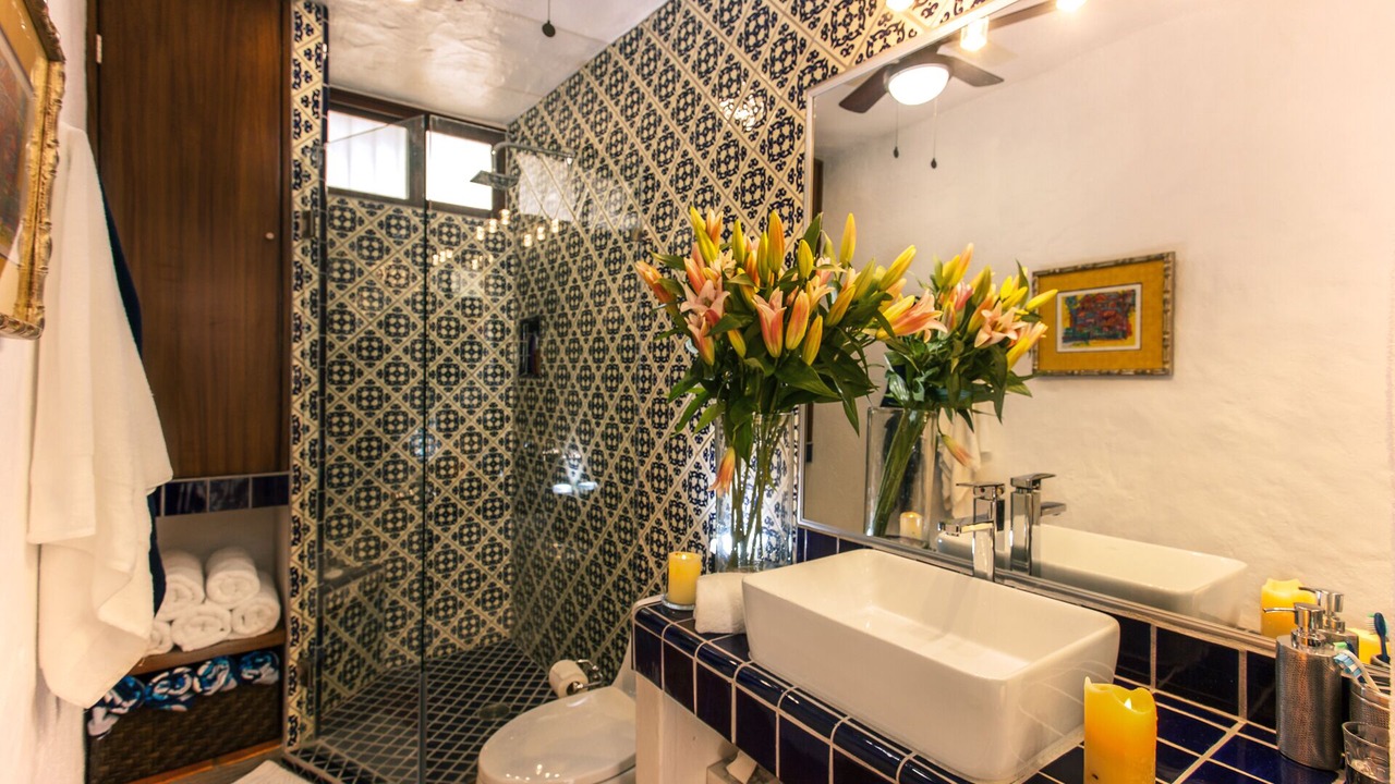 Photo of Bathroom in Romantic Zone