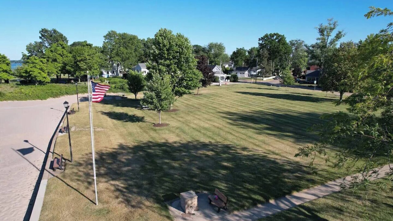 Photo of Others in Huron