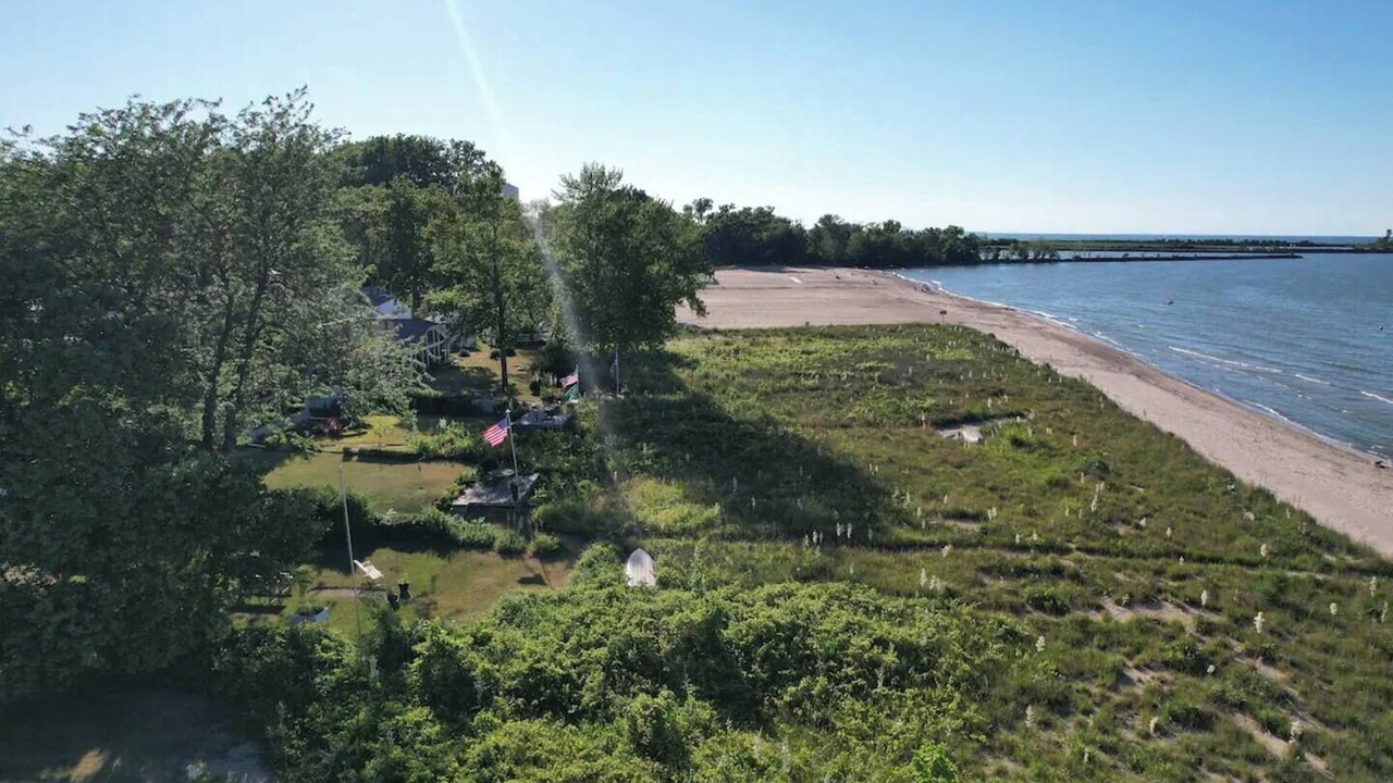 Photo of Others in Huron