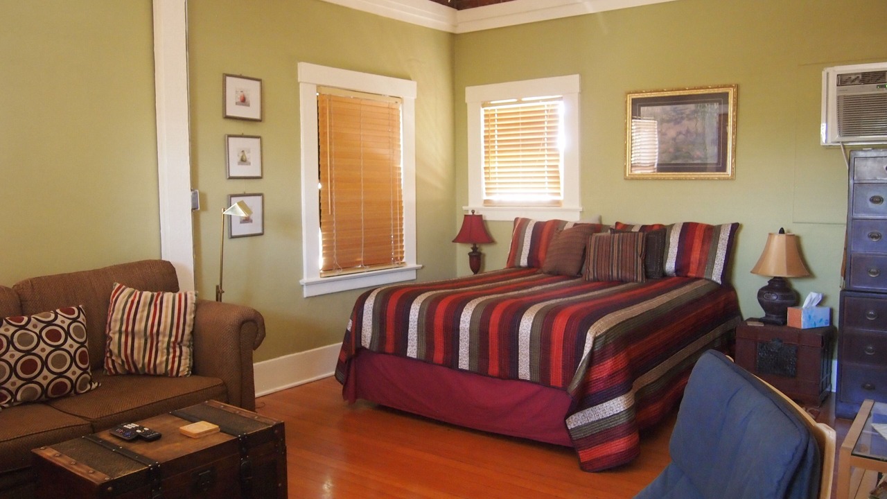 Photo of Bedroom in West University