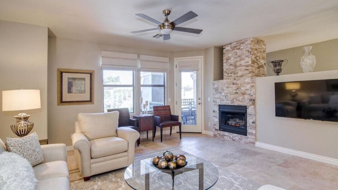 Photo of Livingroom in Kierland