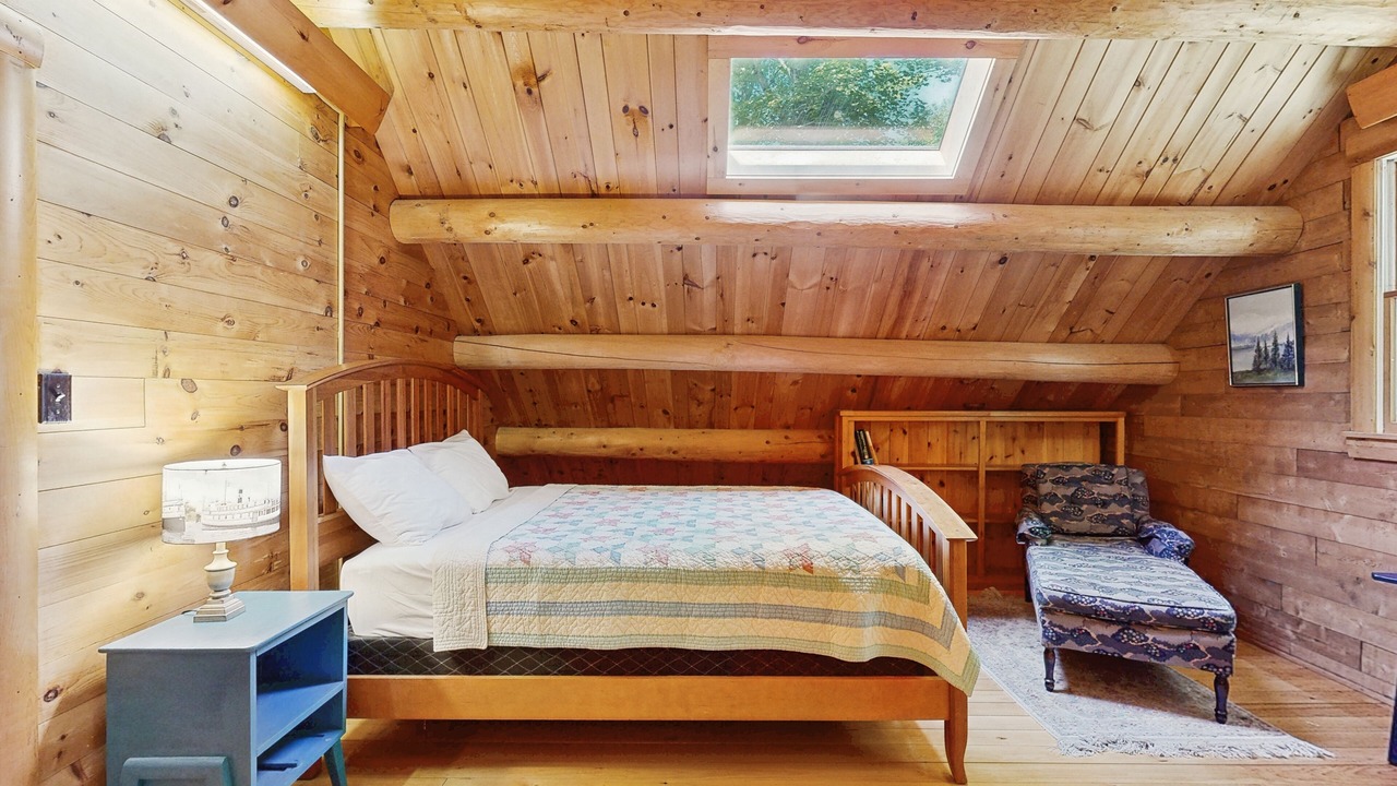 Photo of Bedroom in Beaver Cove
