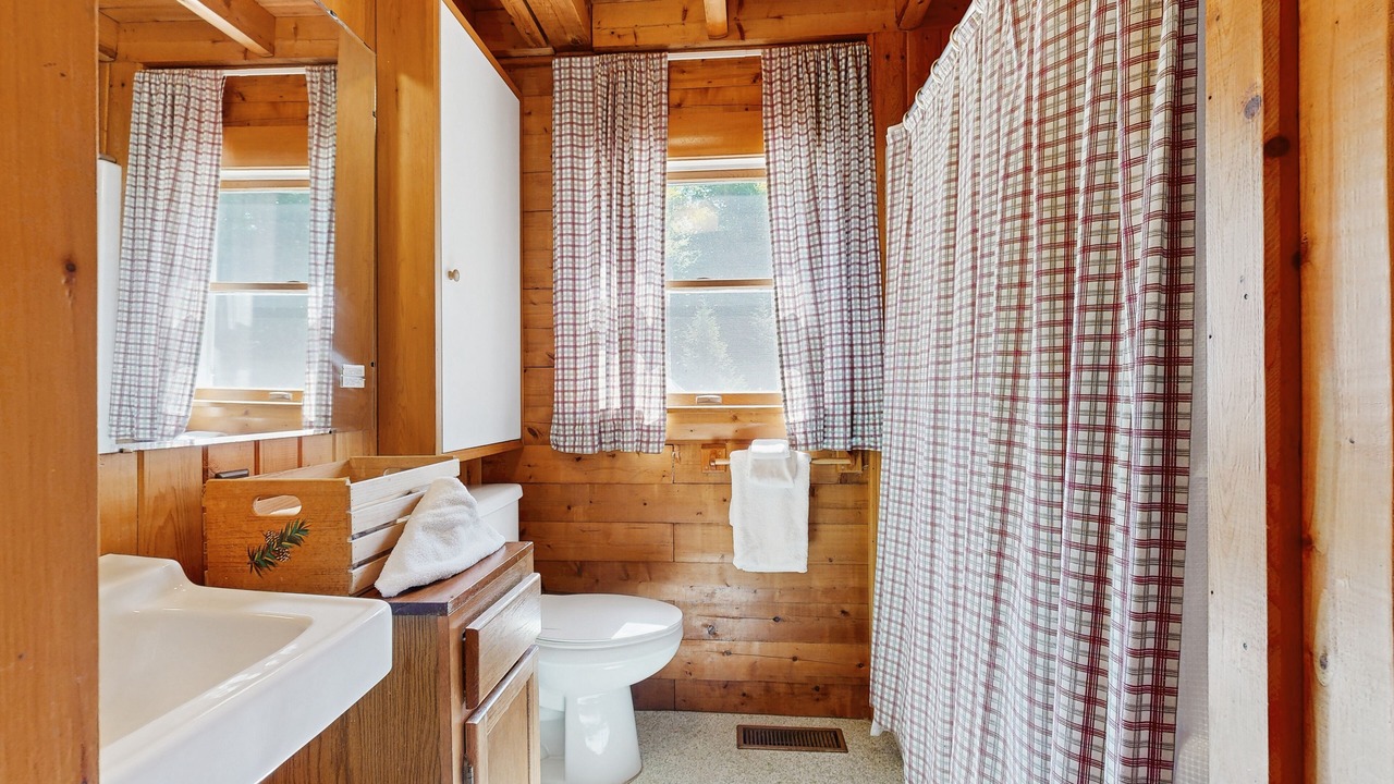 Photo of Bathroom in Beaver Cove