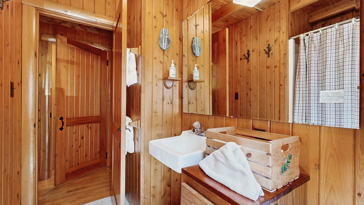Photo of Bathroom in Beaver Cove
