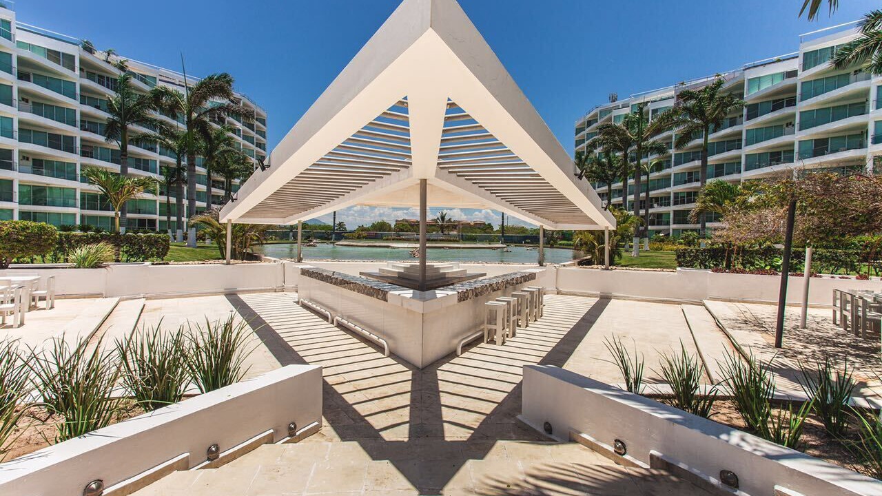 Photo of Patio Balcony in Flamingos