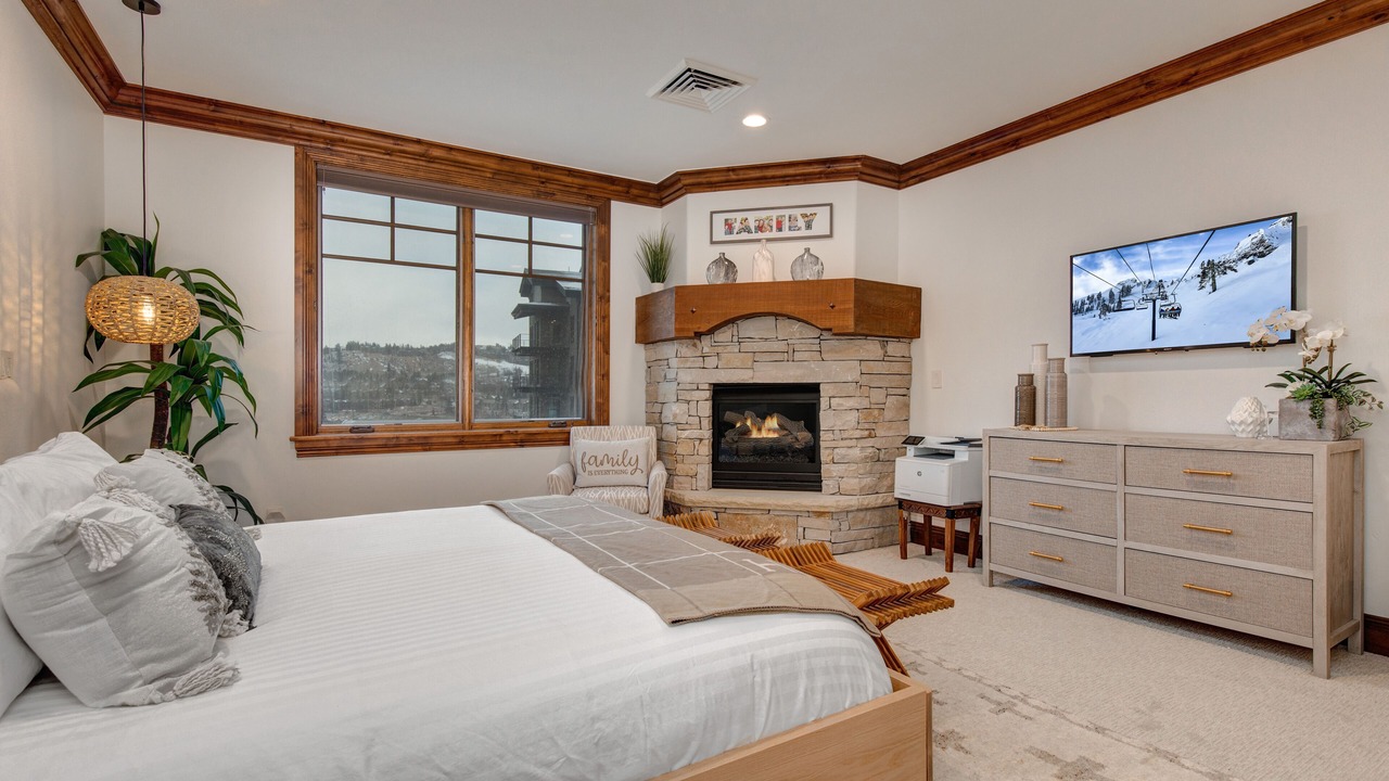 Photo of Livingroom in Empire Pass