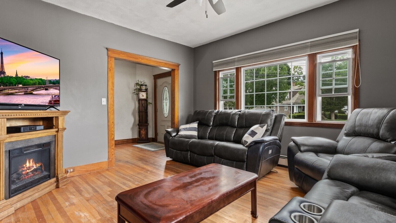 Photo of Livingroom in Wakefield