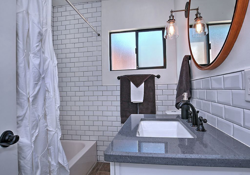 Photo of Bathroom in Pierson Place Historic District