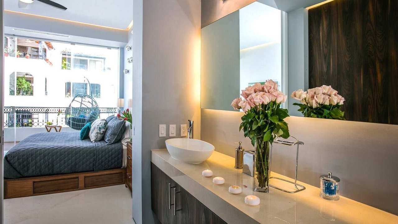Photo of Bathroom in Romantic Zone