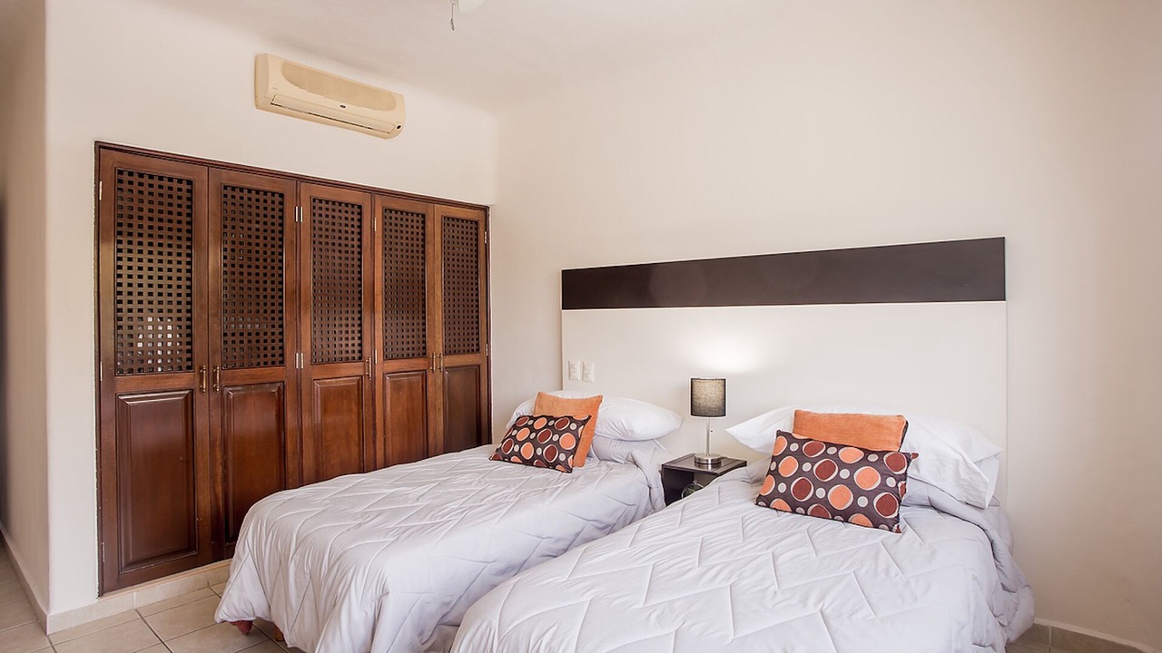 Photo of Bedroom in 12th Street