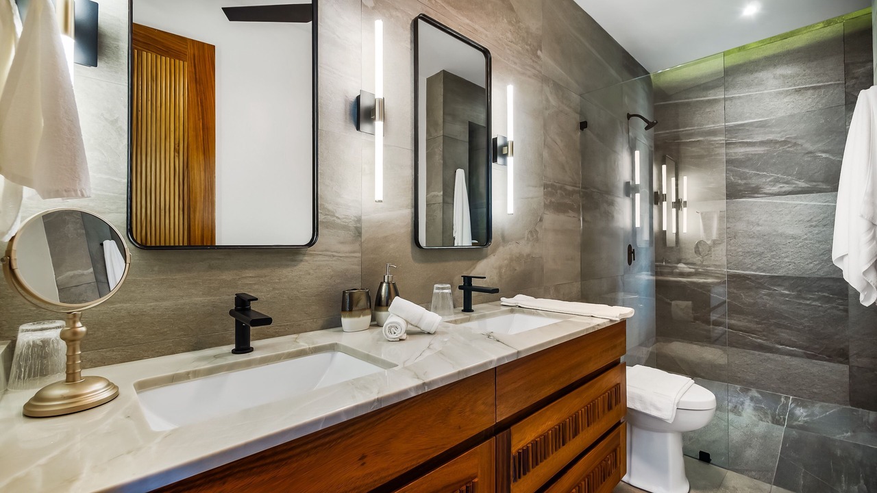 Photo of Bathroom in South Shore Hotel Area