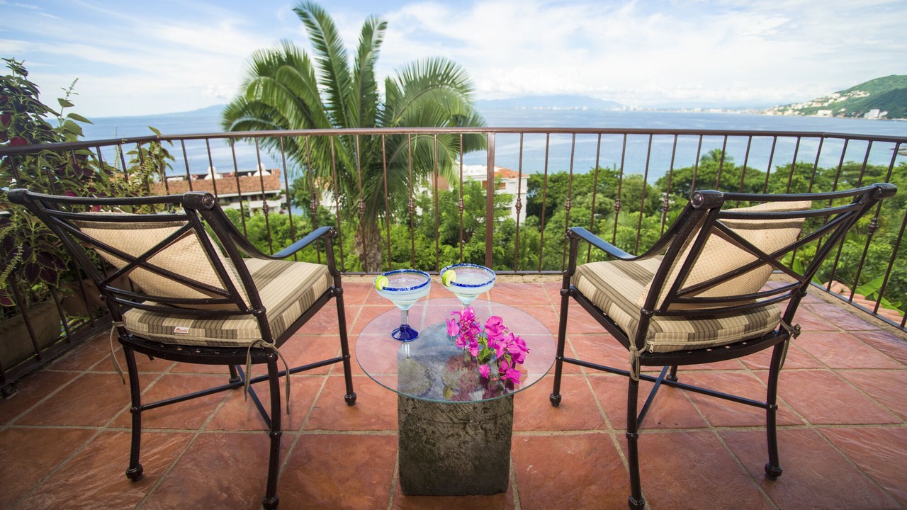 Photo of Patio Balcony in South Shore Hotel Area